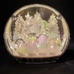 STOLP MET KERSTDECORATIE EN VERLICHTING